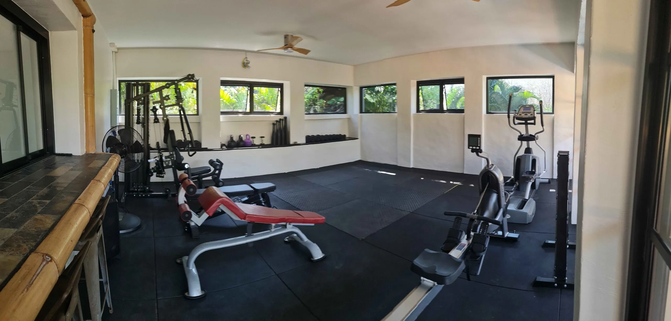 The gym at Baanpong Lodge