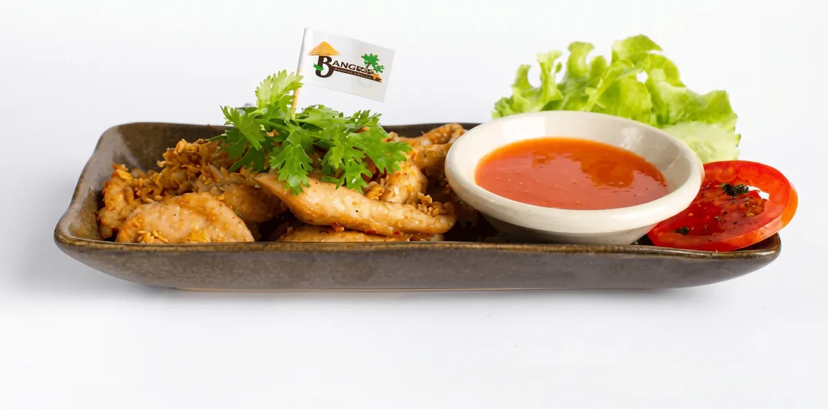 Gai Tort Kratiam Prik Thai